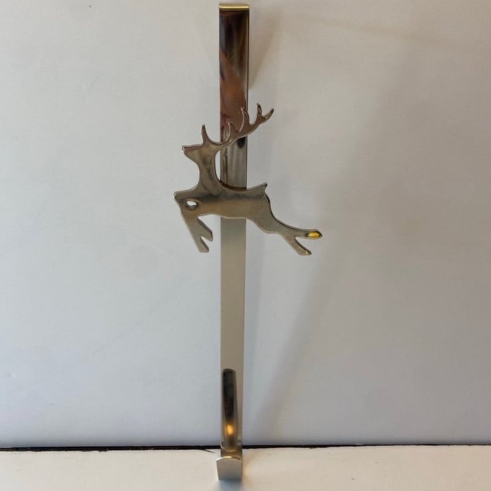 SILVER REINDEER WREATH HANGER